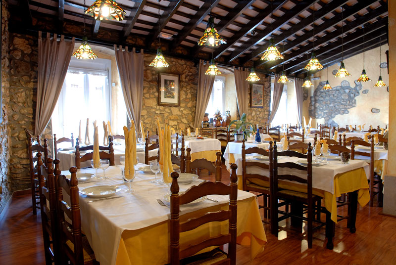 Restaurant a Canyelles interior